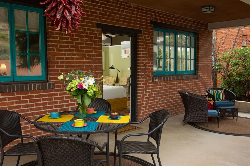 Inn On The Paseo Santa Fe Room photo